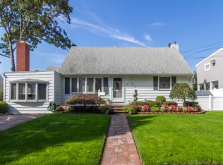 58 Broadway, Massapequa Park, NY 11762