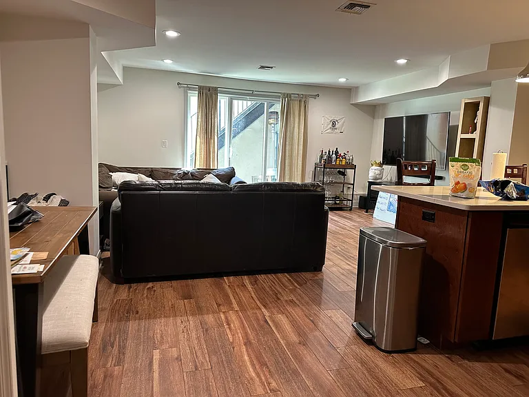 619 Bloomfield St #1 — Photo 5