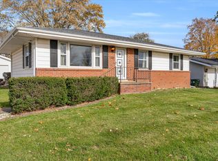 110 W State St, Mahomet, IL 61853