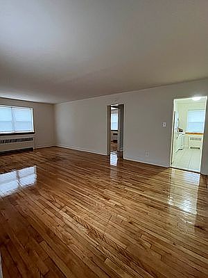 1st image of 4 Stratford Ave #1B