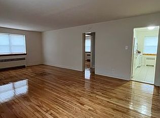 4 Stratford Ave #1B, Staten Island, NY 10301