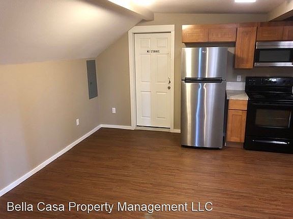 2nd image of 2220 NE Lafayette Ave Unit 6820669