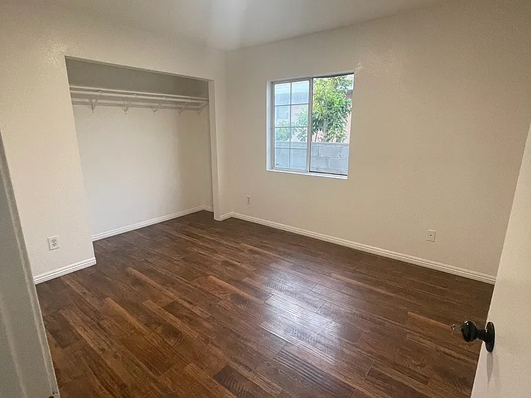 714 S Record Ave — Photo 10