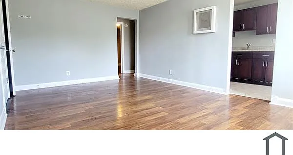 2 bed, 700 sqft, $1,400 — Photo 1