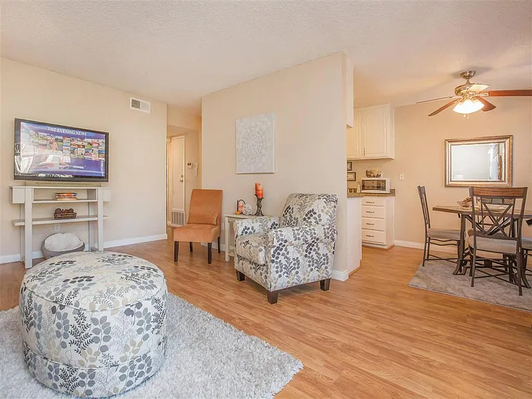 La Veta Grand Apartments — Photo 39