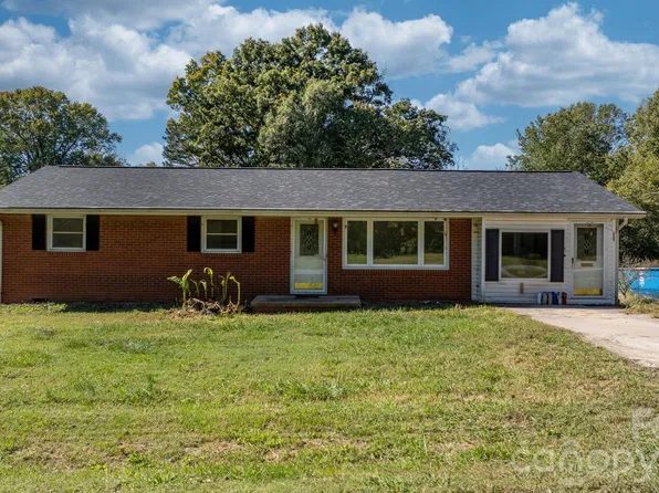 2509 29th St NE, Hickory, NC 28601