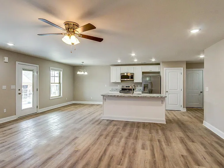 144 Garden Gate Dr — Photo 8