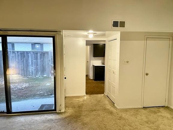 4th image of 3011 Aronimink Pl