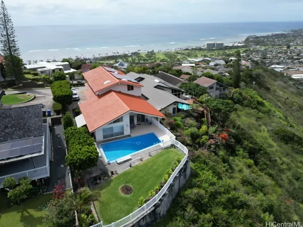 1728 Kumakani Loop, Honolulu, HI 96821