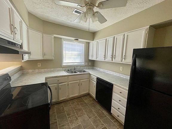 4th image of 1450 Ashbourne Dr