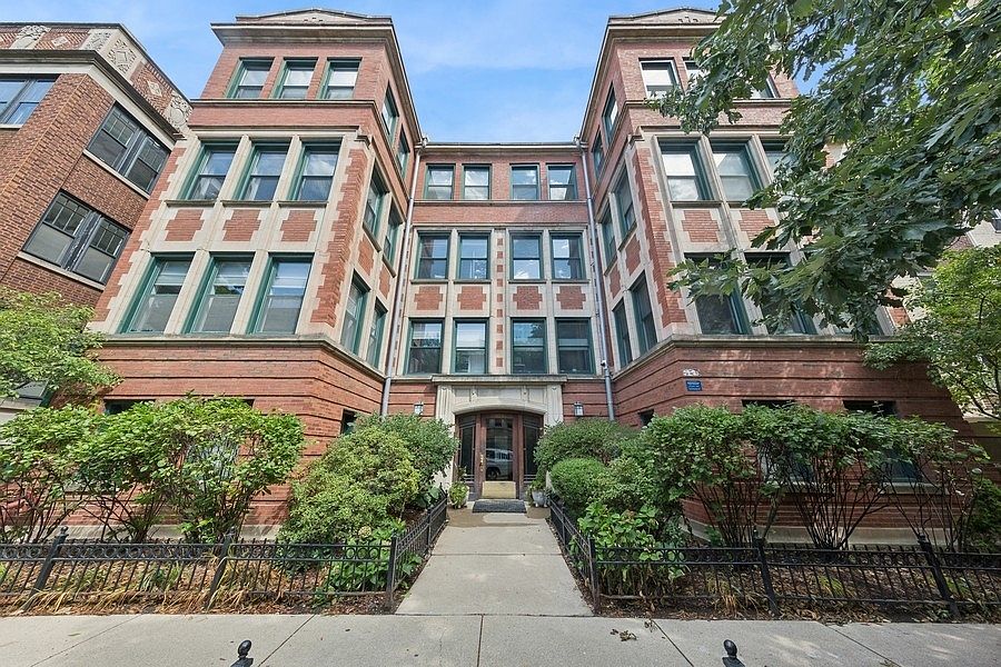 1st image of 434 W Aldine Ave APT 2E