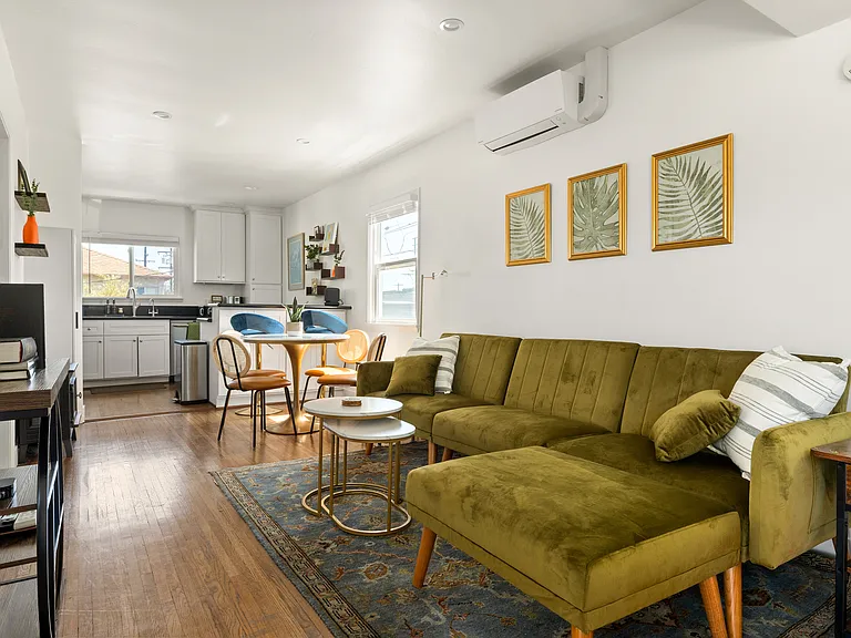1736 Franklin St #C — Photo 9