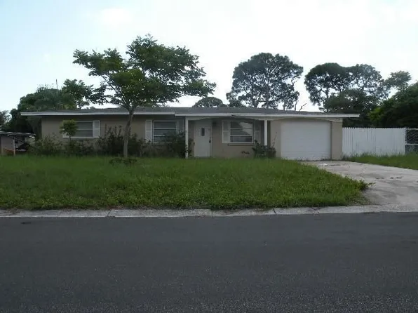 215 60th St NW, Bradenton, FL 34209
