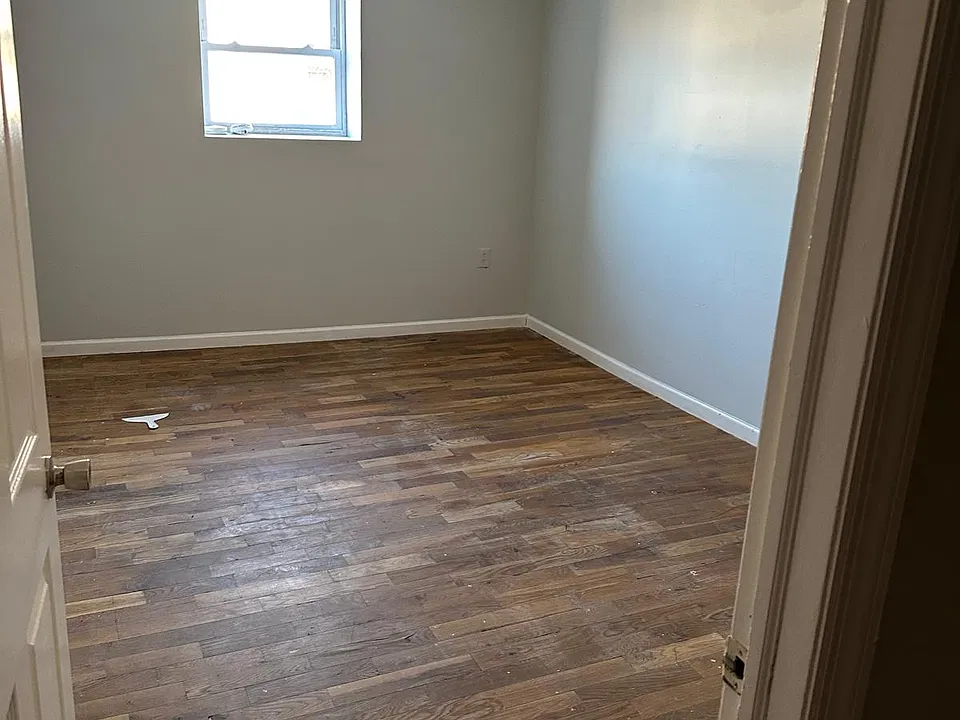 1ST BEDROOM