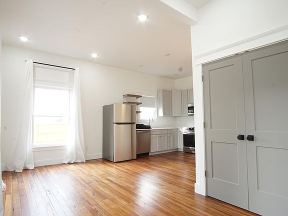 4th image of 1414-1416 N Market St #1414
