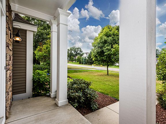 3rd image of 2812 Sanctuary Dr