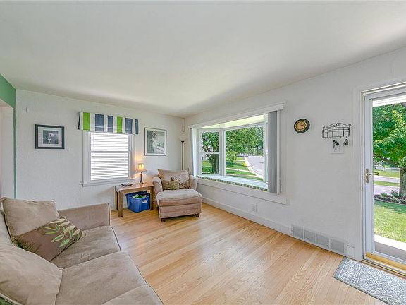 5th image of 1737 Northfield Dr