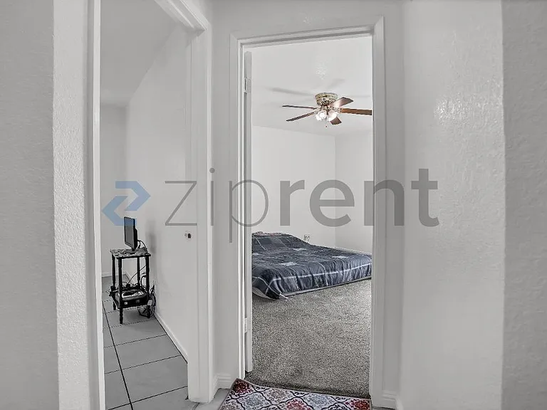 2411 Berry St — Photo 12