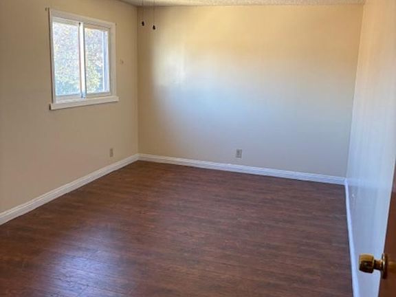 2nd image of 1377 W 23rd St
