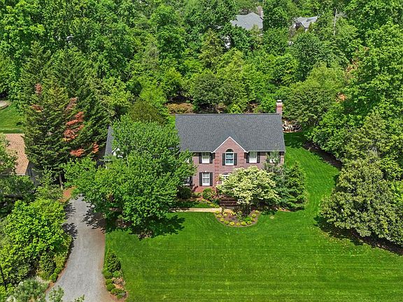 2nd image of 42 Poplar Point Rd