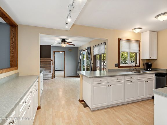 4th image of 17577 W Woodland Dr