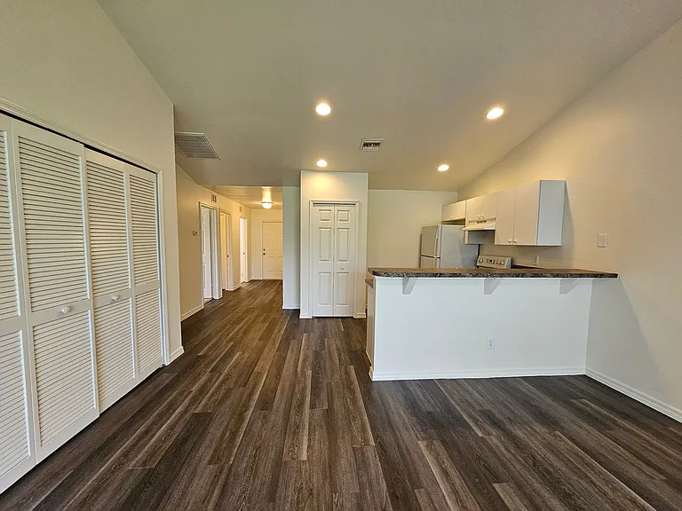 207 Hightower Ave S — Photo 9