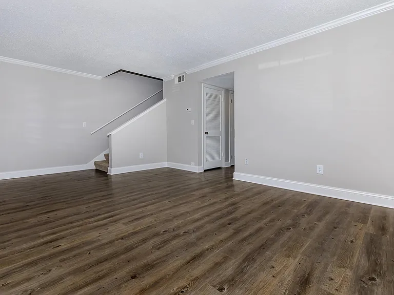 Brighton Valley Apts — Photo 53