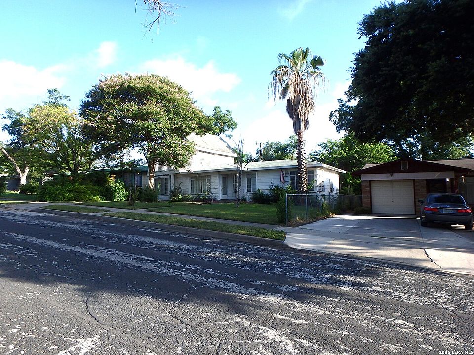 1st image of 455 Savannah Dr
