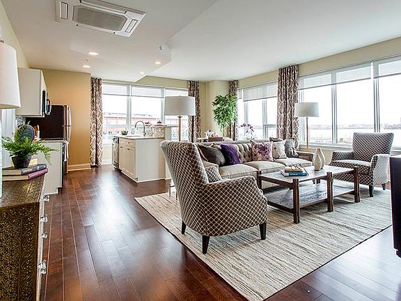 5th image of 254 N Columbus Blvd #50