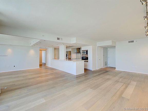 3rd image of 1800 Sunset Harbor Dr APT 1707