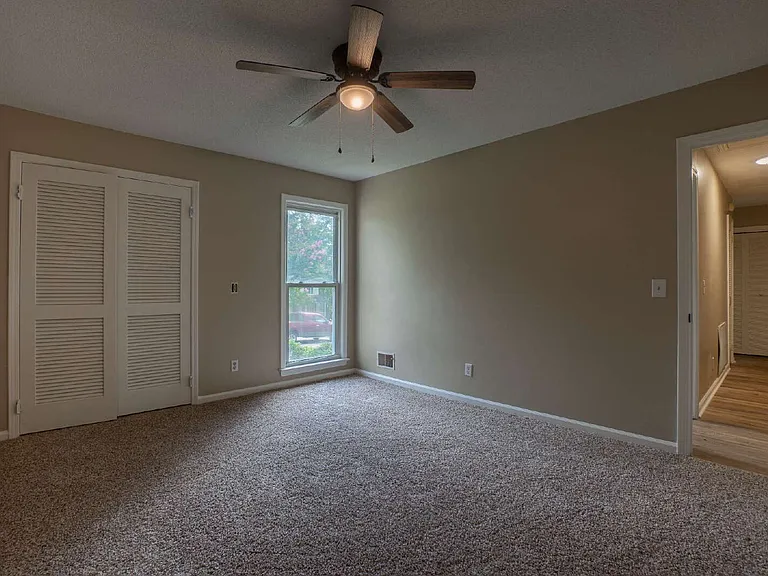 26 Bedford Ct — Photo 23