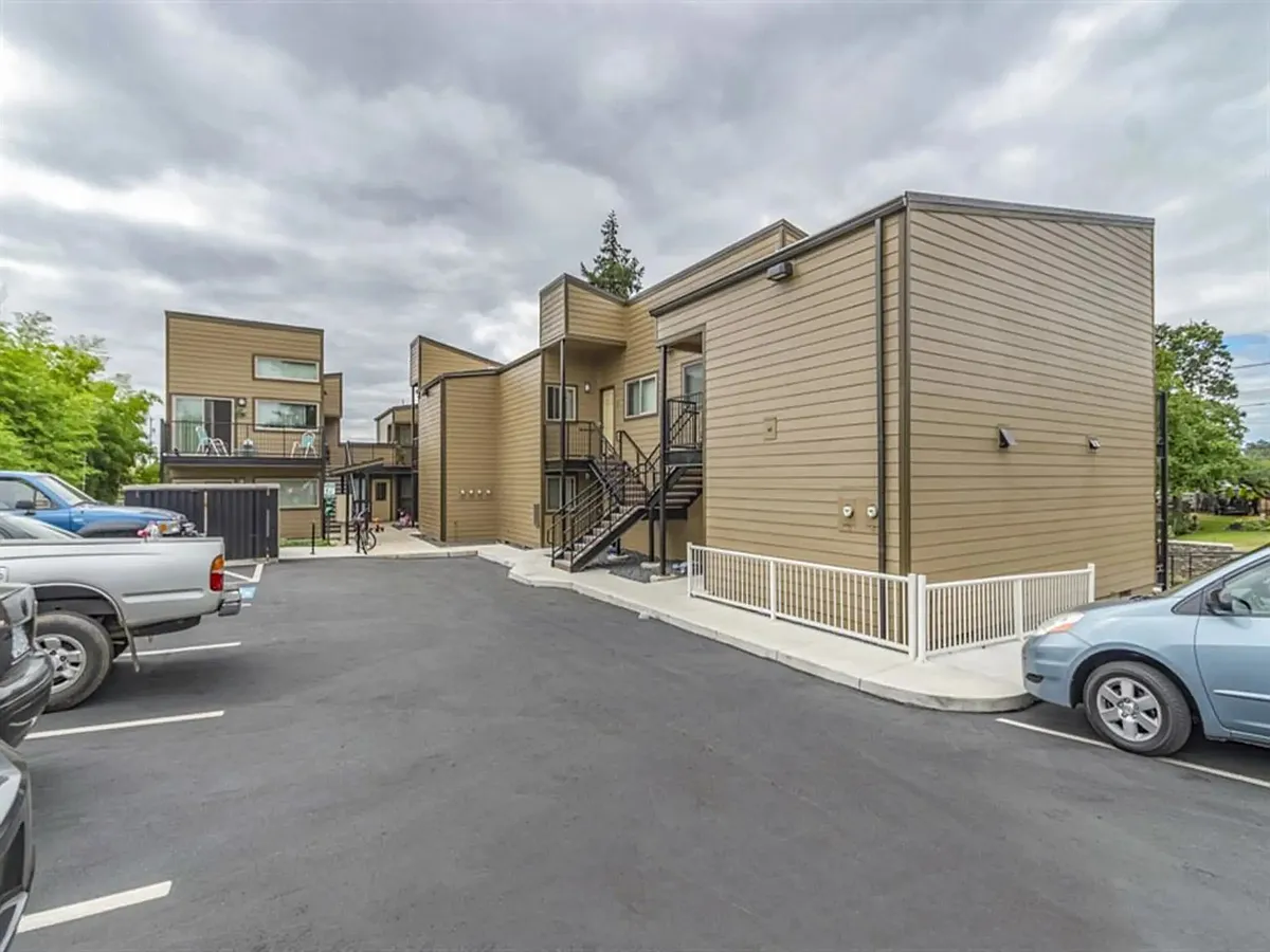 Building Photo - 544 N 10th St