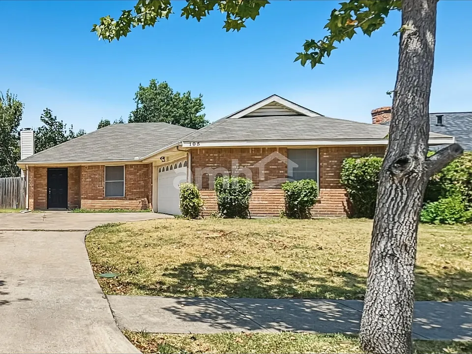 105 S Winding Oaks Dr
