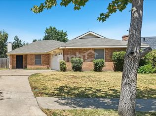 105 S Winding Oaks Dr, Wylie, TX 75098