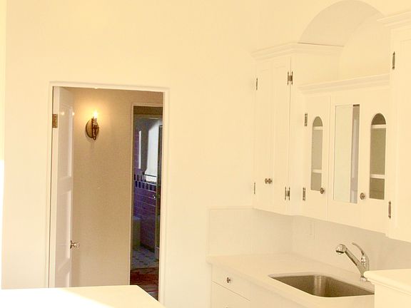 4th image of 1754 N Serrano Ave #202