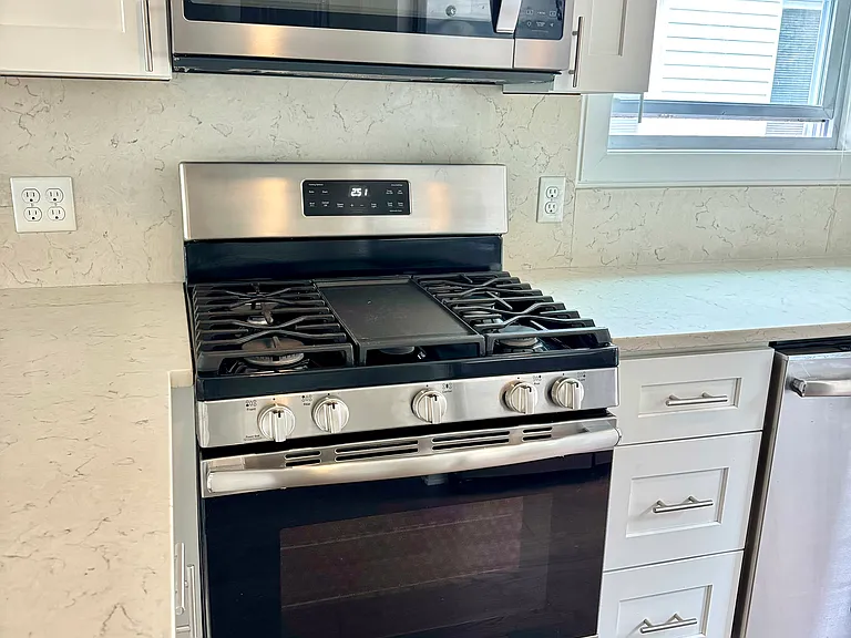 187 Webster Ave #2 — Photo 6