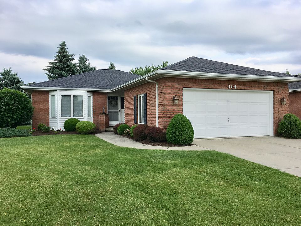 1st image of 304 Hampton Hill Dr