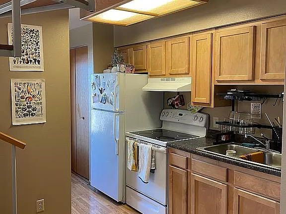 3rd image of 340 E Burlington St #15