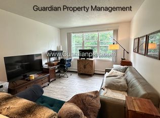 Recently Renovated Northeast Minneapolis, Main Floor, Parking, Very Bright, Laundry in Building, ..., Minneapolis, MN 55413