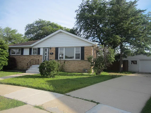 5019 Cypress Ct photo 1