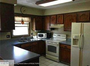 936 S Canal Rd, Lansing, MI 48917