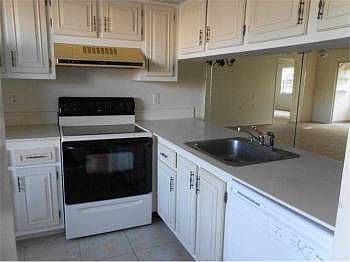 3rd image of 2603 Nassau Bnd APT B2
