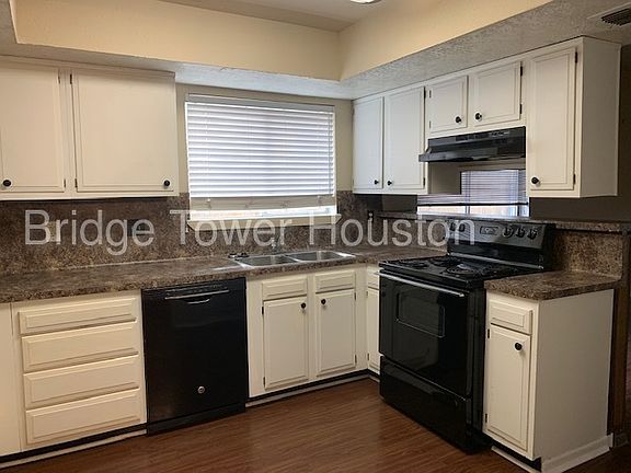 3rd image of 4010 Lucian Ln
