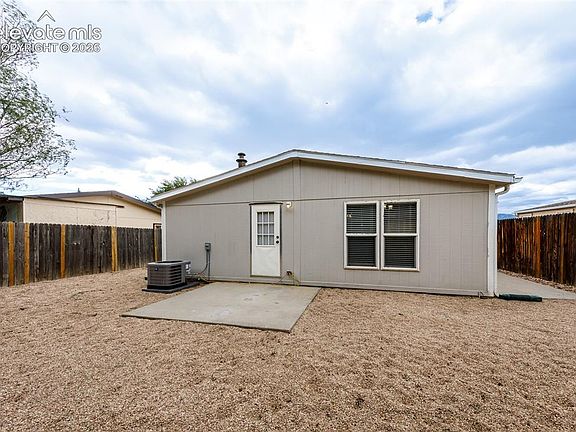 4th image of 861 Desert Cir