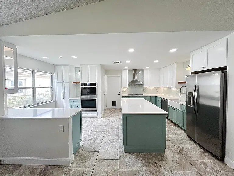 6376 Breckenridge Cir — Photo 1