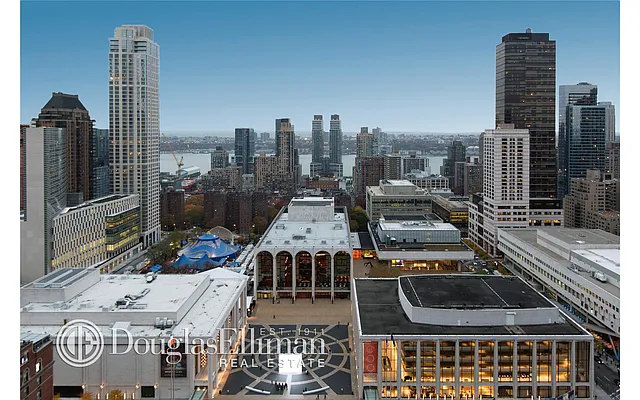 Sold by Douglas Elliman | media 20