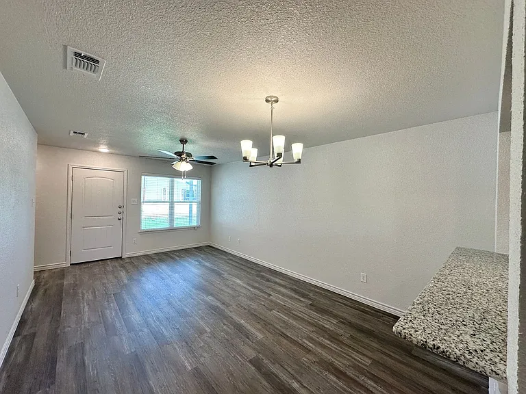 226B Dolphin Dr — Photo 7