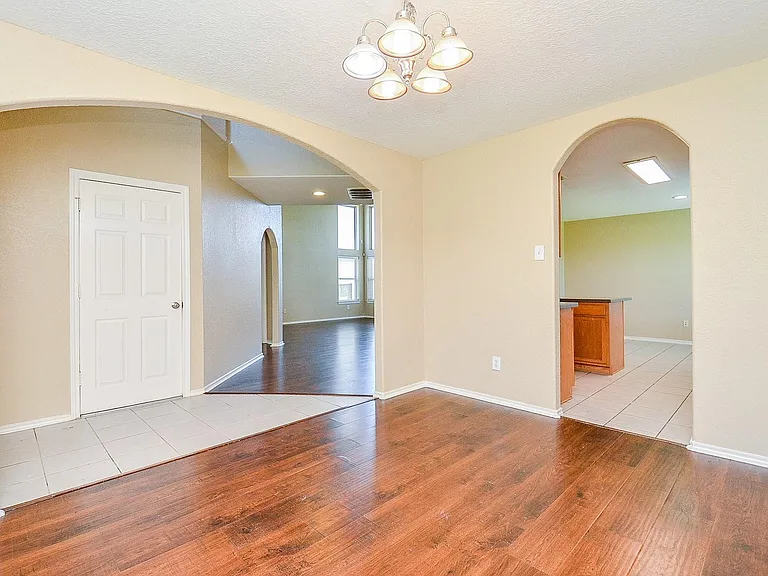 6419 Bennington Springs Dr — Photo 5