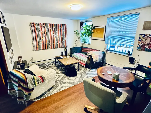 9 Pell Street image 1 of 9