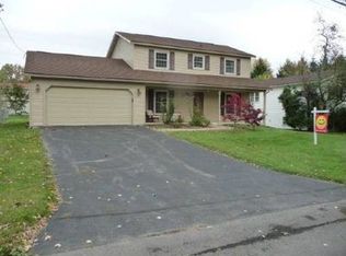 8006 Chariot Ln, Liverpool, NY 13090